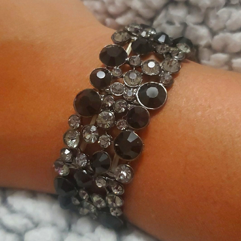Stretchy no clasp stone bracelet